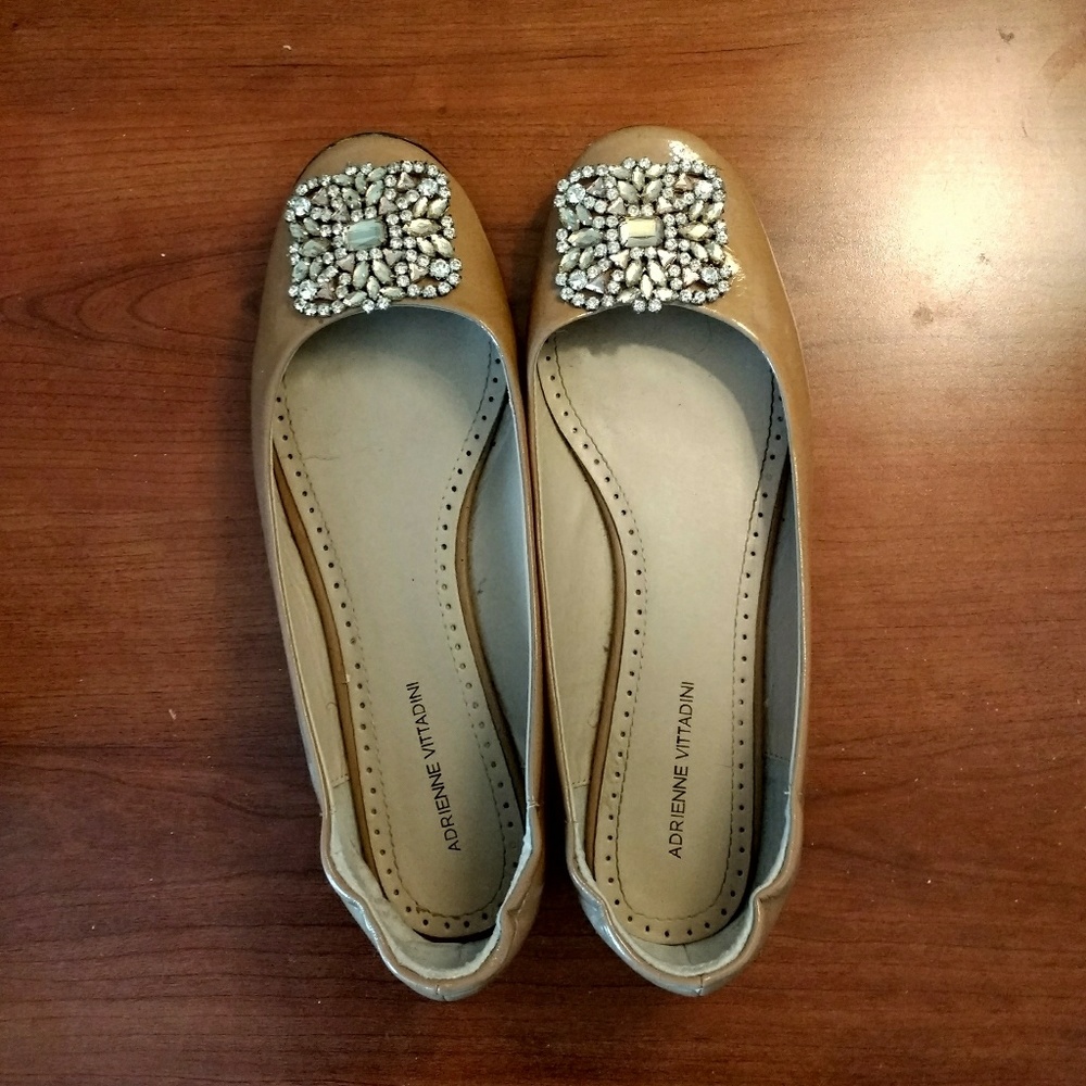 Adrienne Vittadini Beige Patent Flats, Sze 91/2